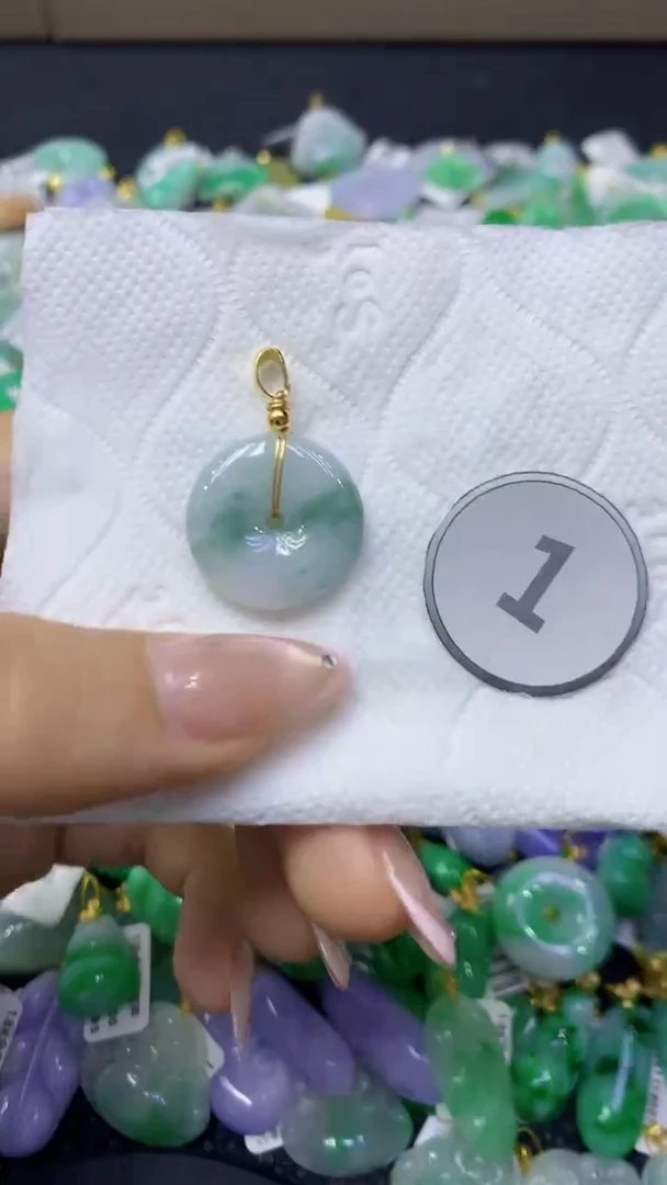 颈饰未镶嵌翡翠天然缅甸翡翠A货