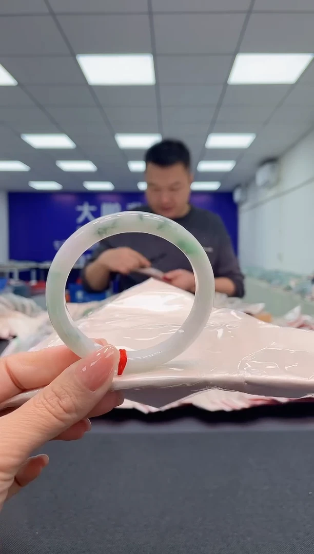 【闪购商品】翡翠手镯未镶嵌AAAAAAAAAA