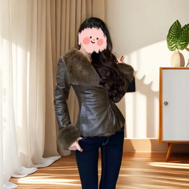 冬季毛领保暖常规美拉德风短皮外套时尚女士上衣氛围感搭配251120