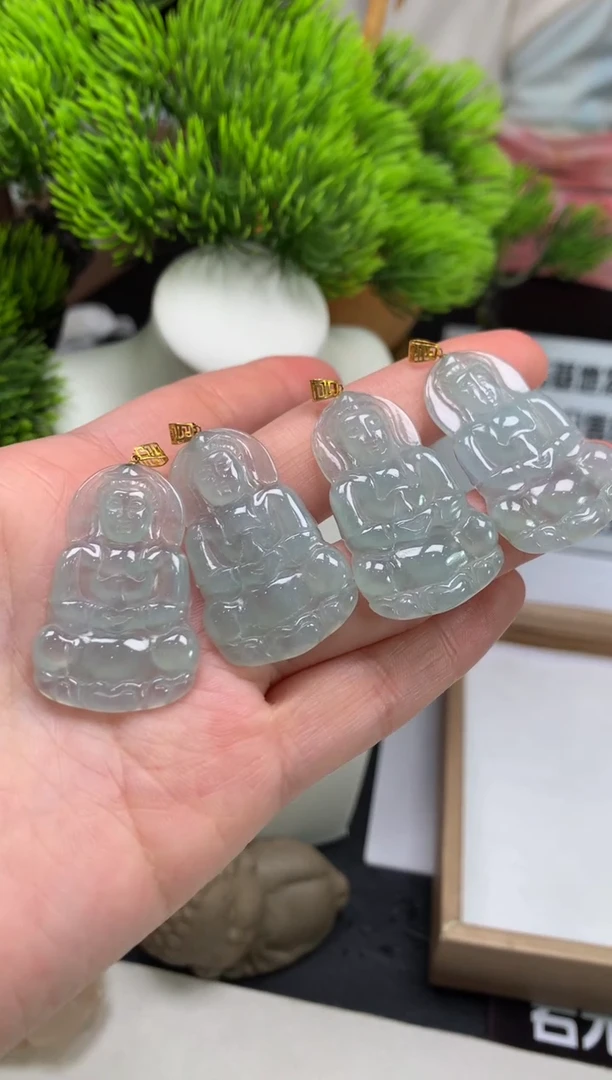颈饰18K金镶嵌翡翠---122966多样性发其一