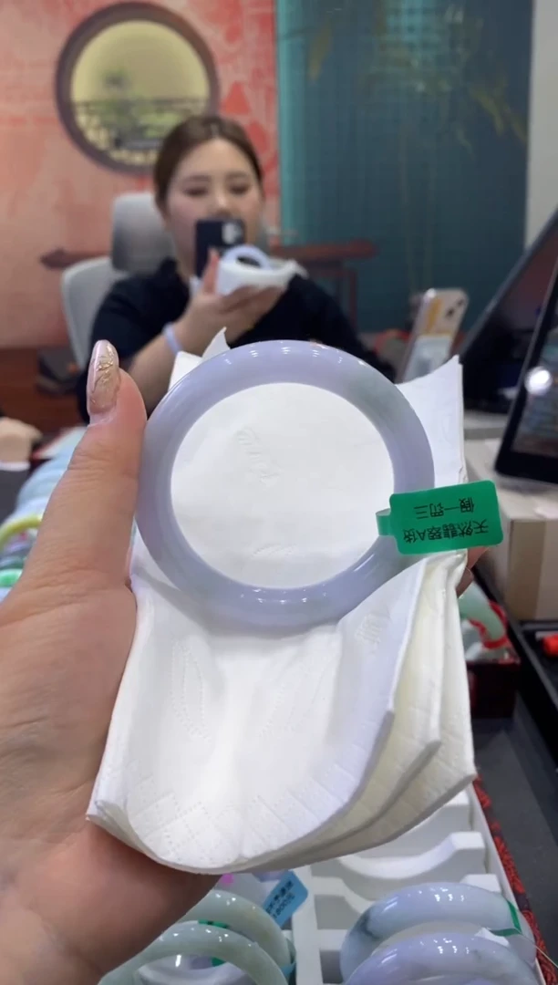【闪购商品】翡翠手镯未镶嵌多人0011852