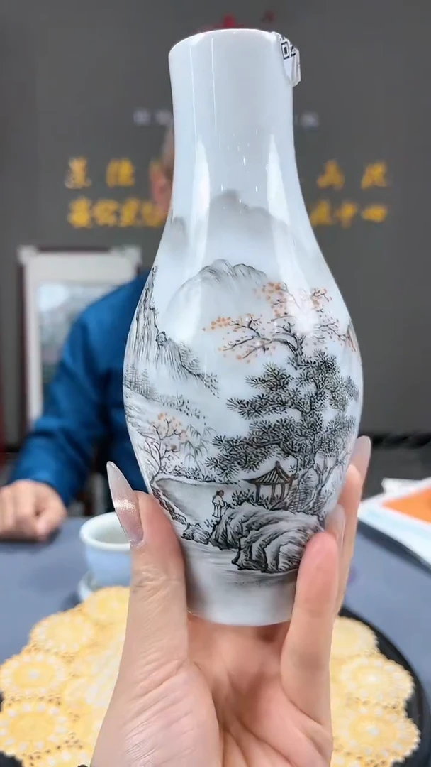 【闪购商品】官窑瓷画院520官窑瓷画院山水橄榄瓶