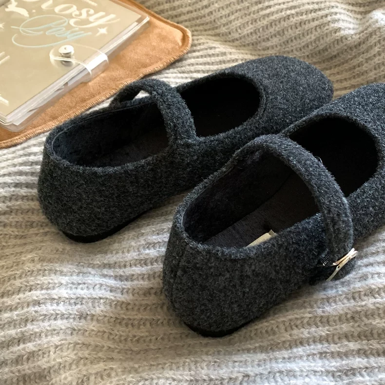 简单灰色系~一字扣带方头毛毛鞋女秋冬款保暖加绒芭蕾风平底单鞋