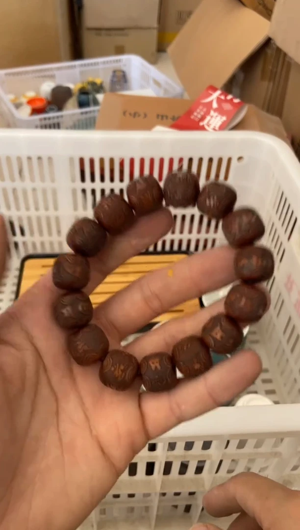 无运费险有瑕疵的摄影的产品有使用过的痕迹有点脏介意勿拍