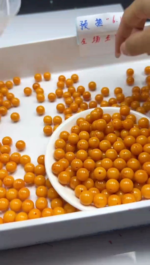 未镶嵌颈饰蜜蜡w102鸡油黄老蜡10mm*10颗