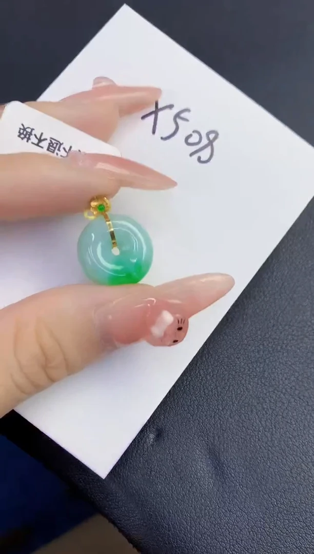颈饰18K金镶嵌翡翠缅甸天然翡翠A货