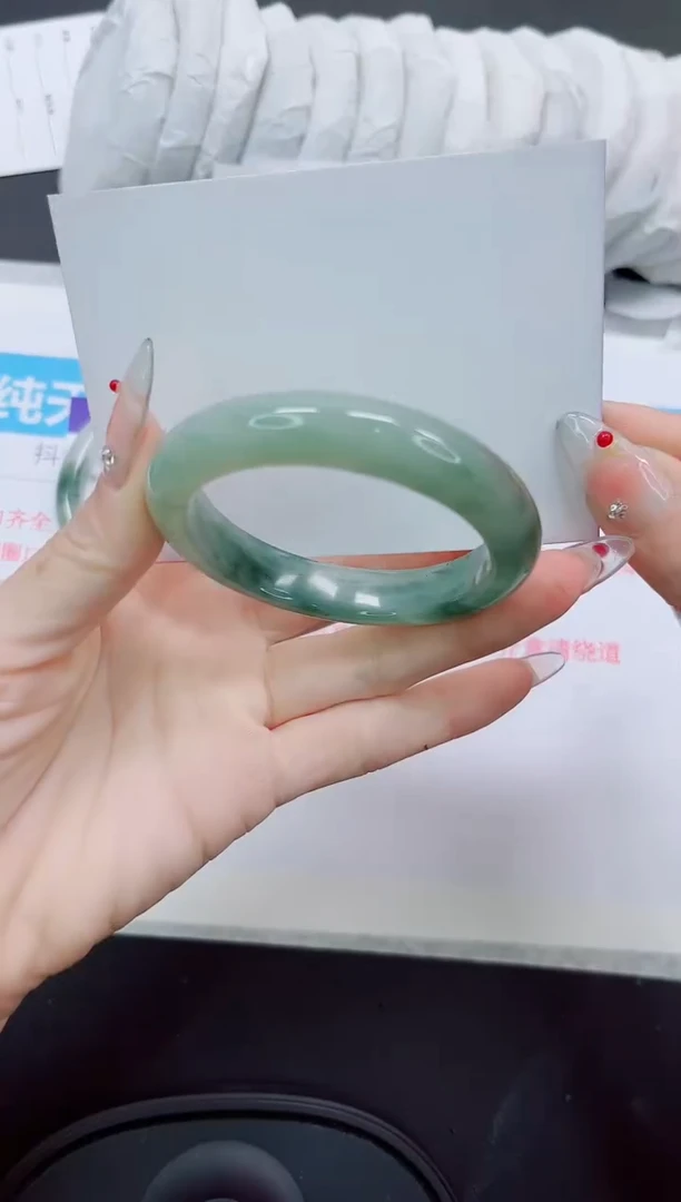 石英质玉手镯未镶嵌49