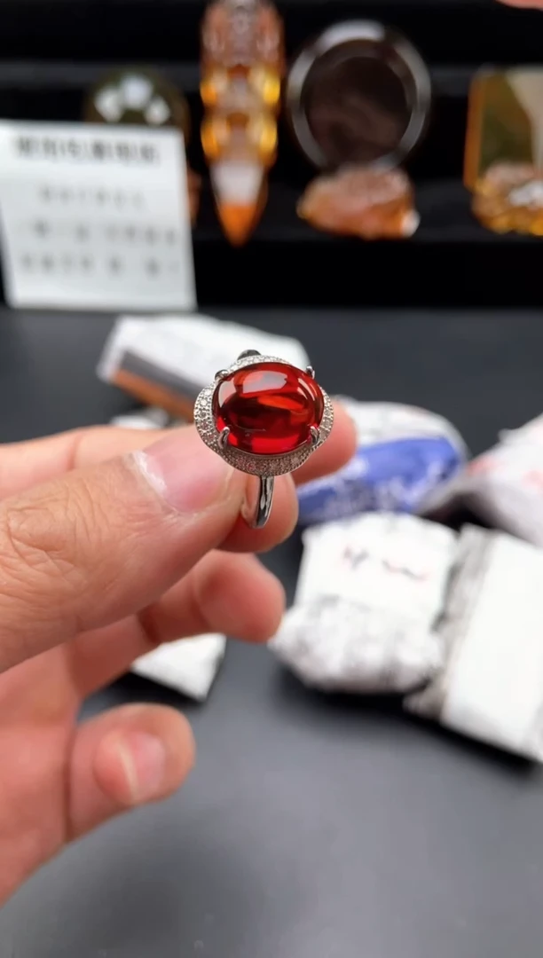【闪购商品】琥珀戒指银S925镶嵌血珀戒指