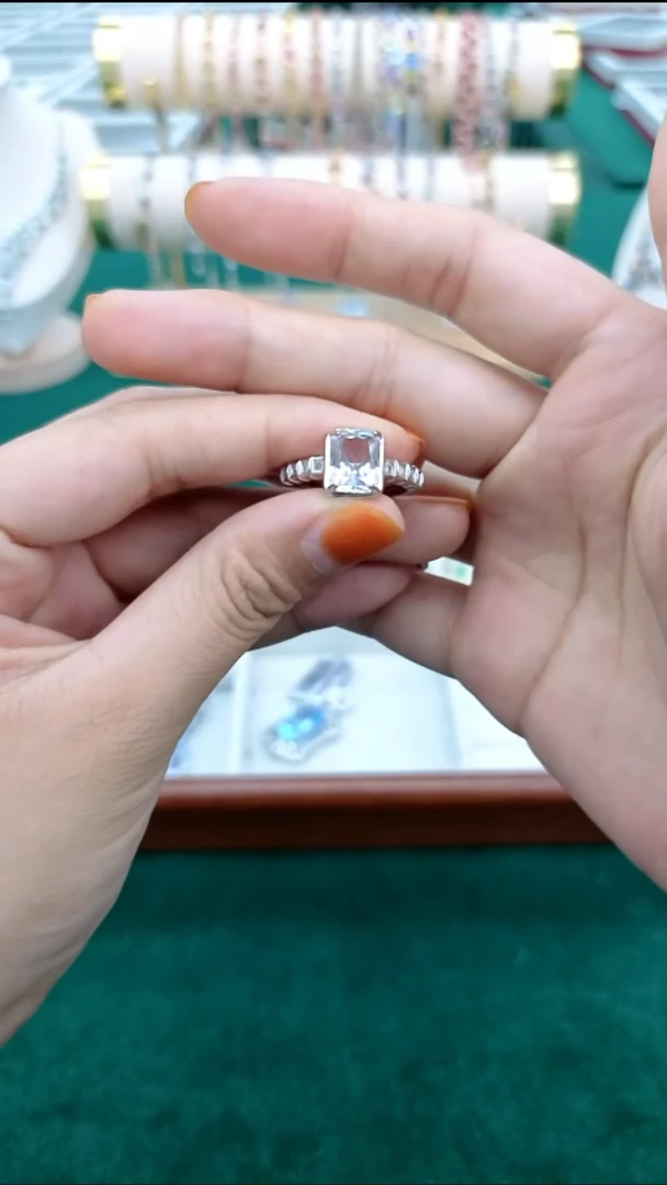 水晶戒指银S925镶嵌水晶 戒指 银S925镶嵌