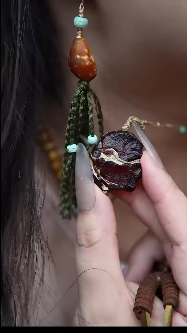 琥珀未镶嵌珠宝奇石 *设计款*蜜蜡锁骨链*百搭长短可调节