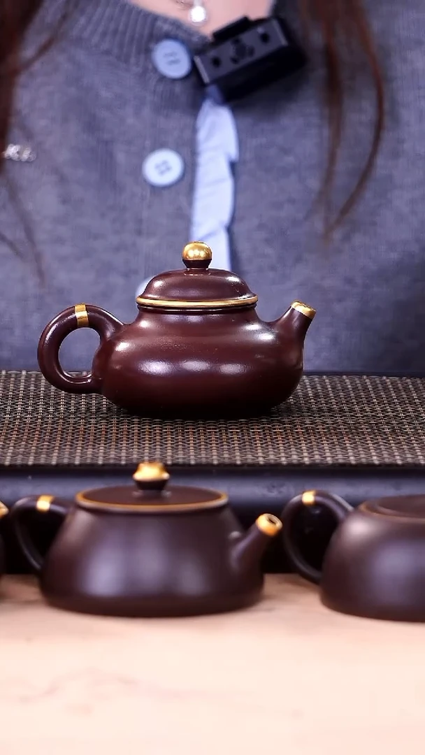 茶壶紫砂四号井茄皮紫泥描金宁静容天130cc