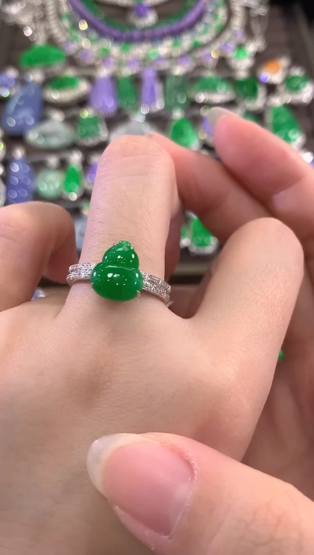 18K金镶嵌戒指翡翠c32