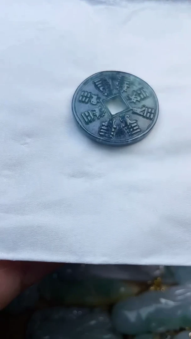 未镶嵌挂件翡翠1