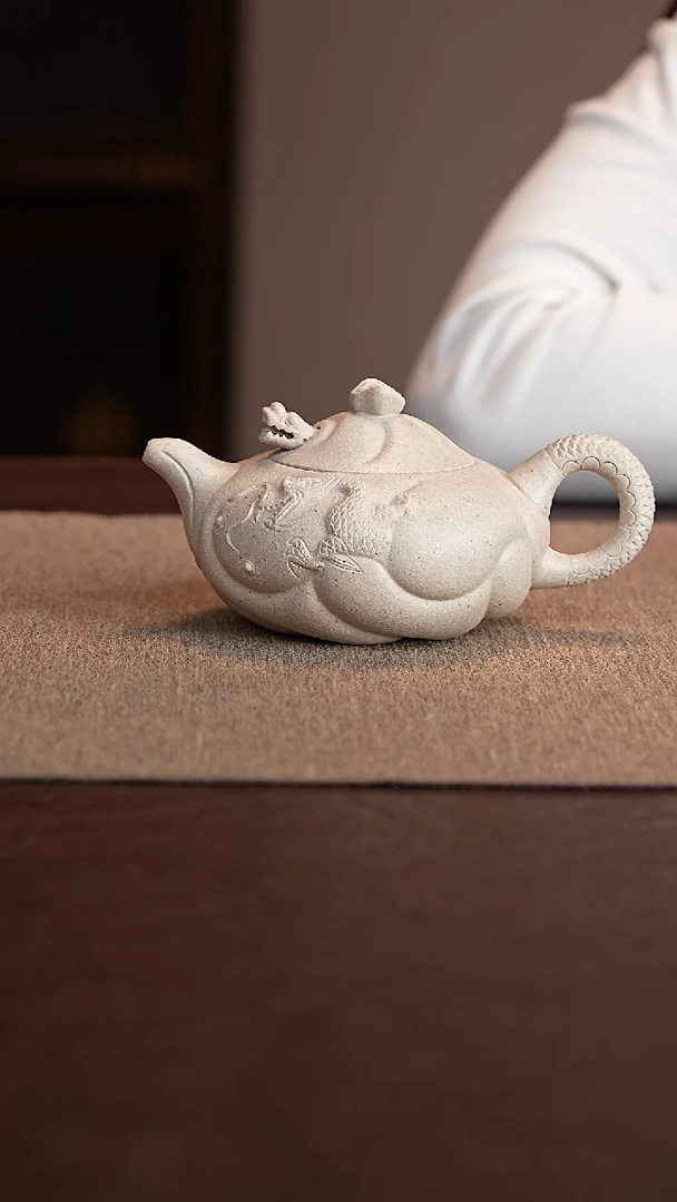 【闪购商品】紫砂茶壶定窑白鱼化龙（小）