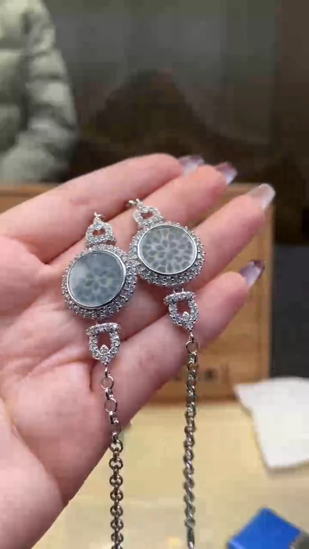 【闪购商品】翡翠颈饰未镶嵌多样性发货 (只发一件) *A18