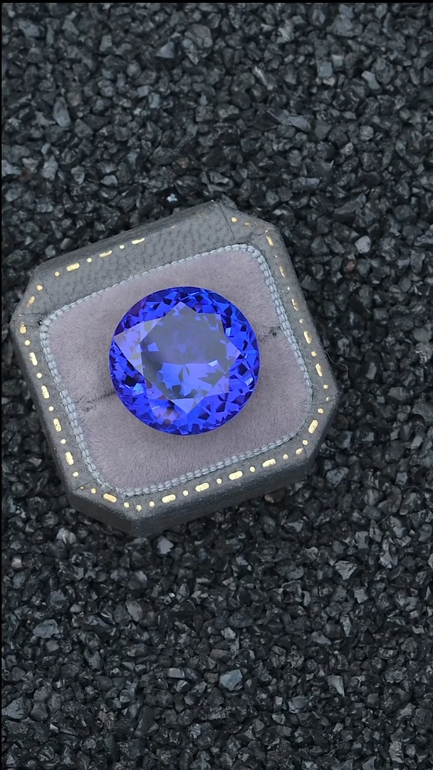 【闪购商品】坦桑石无未镶嵌19.06克拉