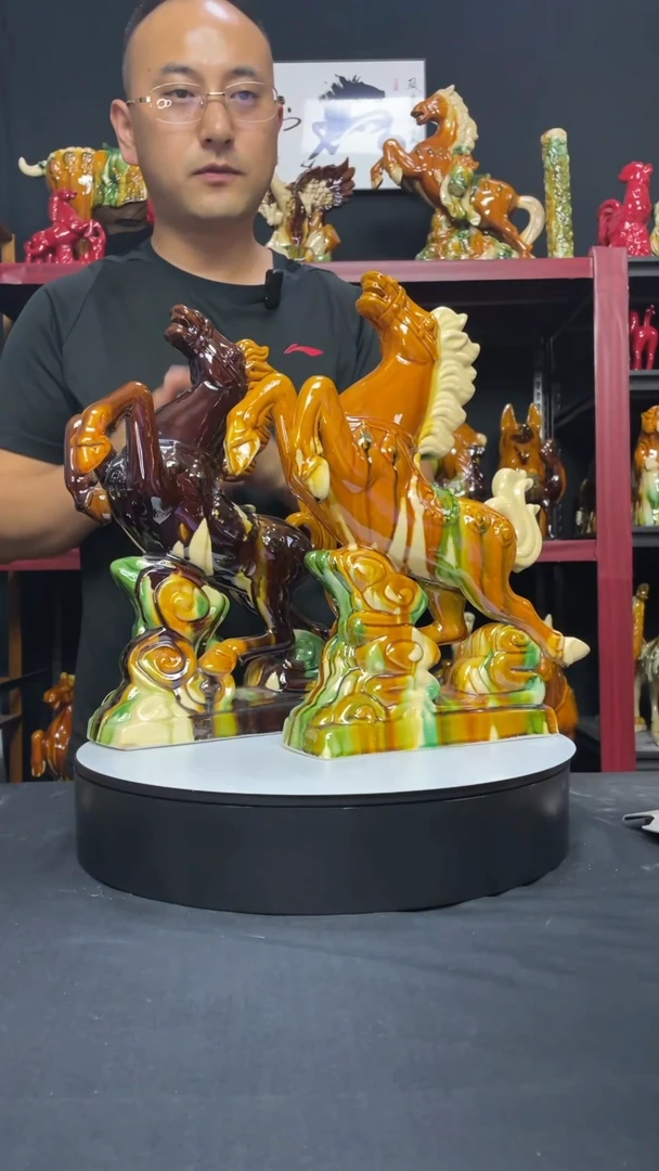 陶瓷飞黄腾达一对黄色