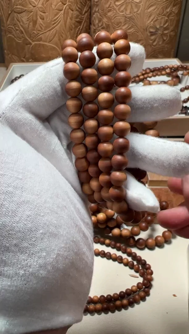 【闪购商品】檀香木手串/手链虫漏0.8*108横纹沉水