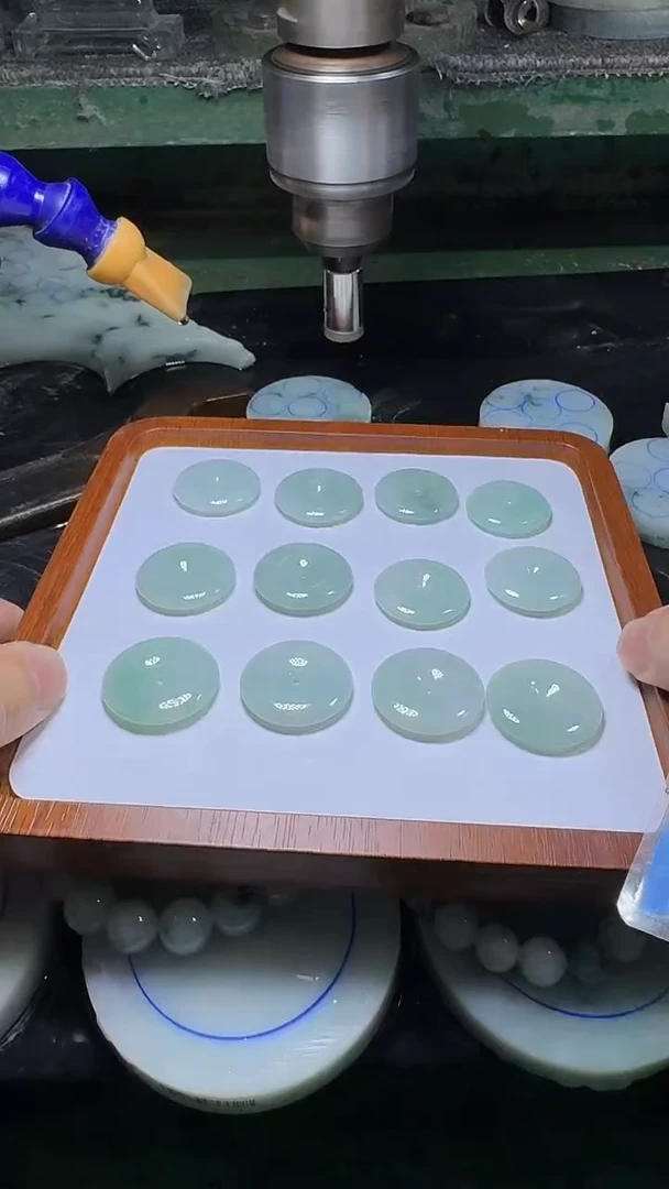 翡翠未镶嵌颈饰平安扣多样性发一件