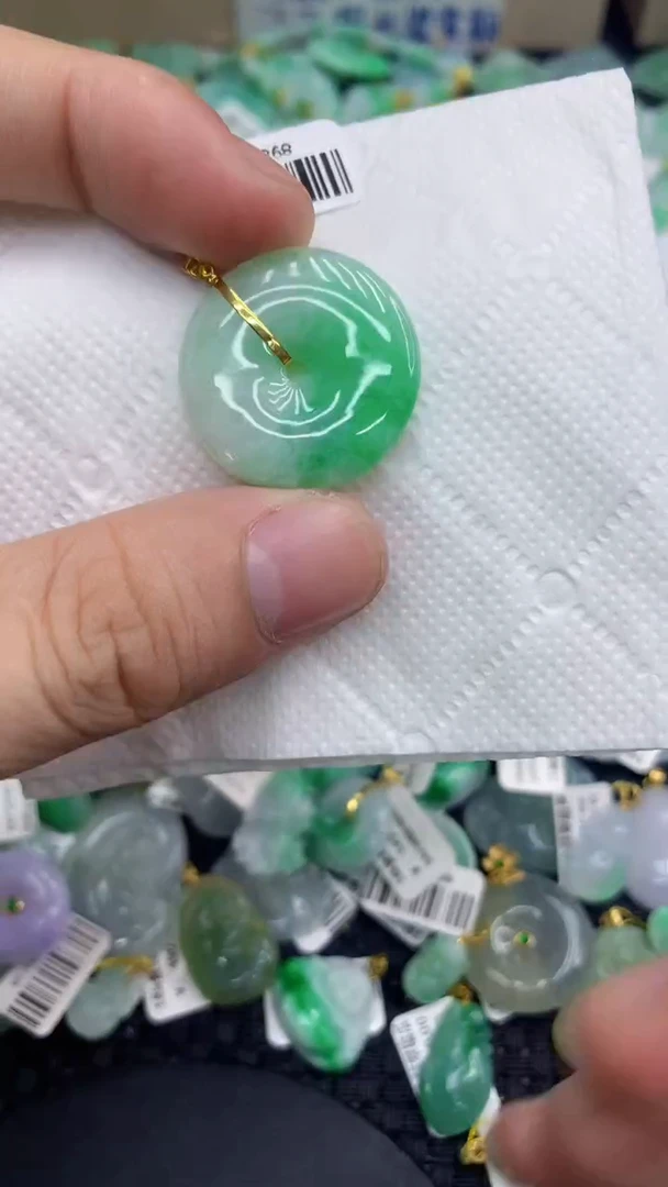 颈饰18K金镶嵌翡翠天然缅甸A货翡翠