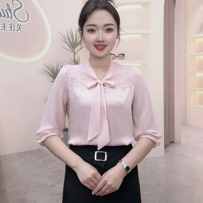 春季新款七分袖刺绣上衣显瘦洋气时尚百搭系带蝴蝶结女士气质衬衫