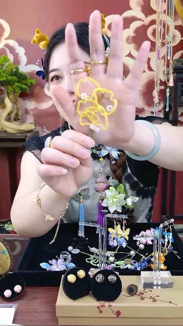 刺绣非遗胸针002