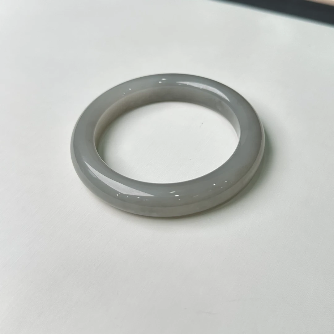 和田玉手镯56.2圈口 P1221