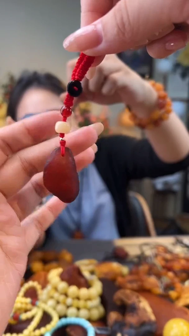 琥珀颈饰未镶嵌挂件
