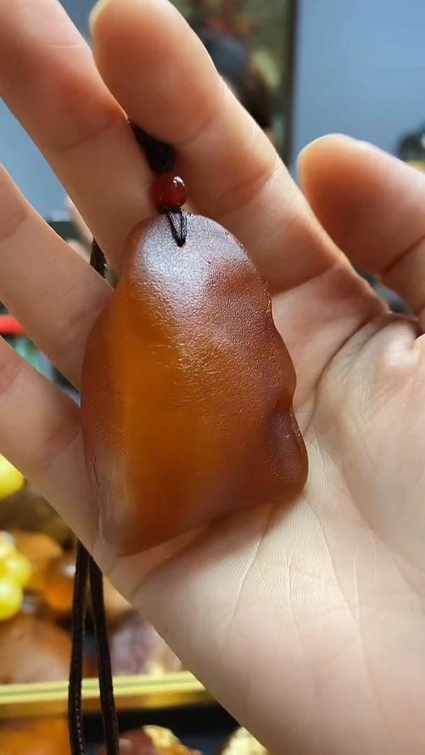 琥珀颈饰未镶嵌吊坠