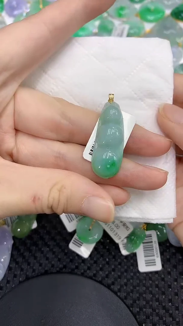 颈饰18K金镶嵌翡翠111111111111