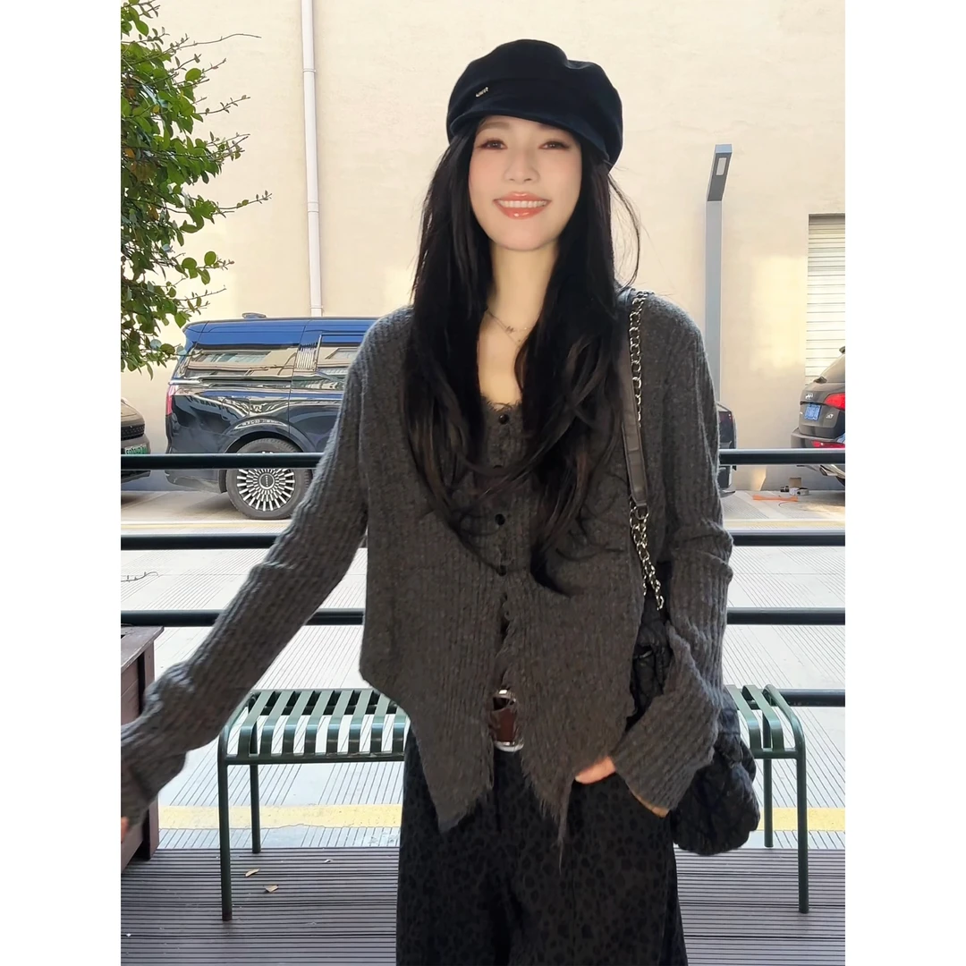 HUOHUO茶系慵懒调软糯撕破V领毛边针织上衣秋装HY001