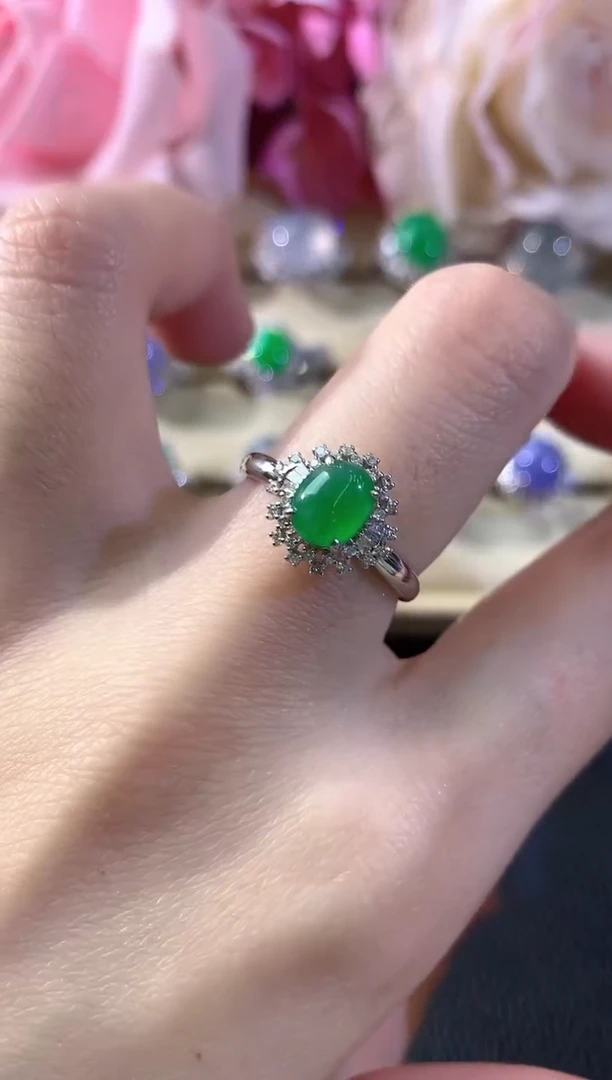 18K金镶嵌戒指翡翠冬日珠宝Q56