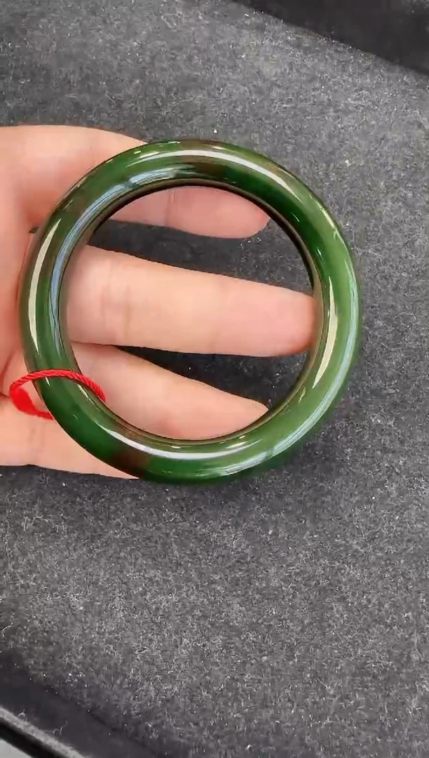 未镶嵌手镯和田玉俄七红皮54+圈口