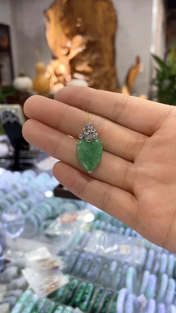 吊坠(不含链)18K金镶嵌翡翠60