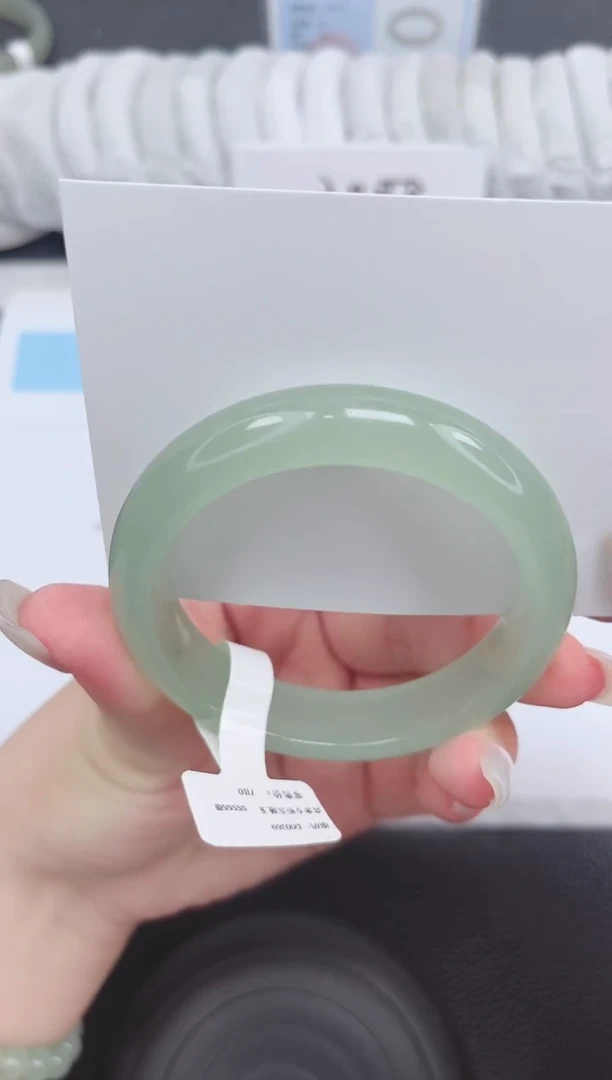 未镶嵌手镯石英质玉62-57.5