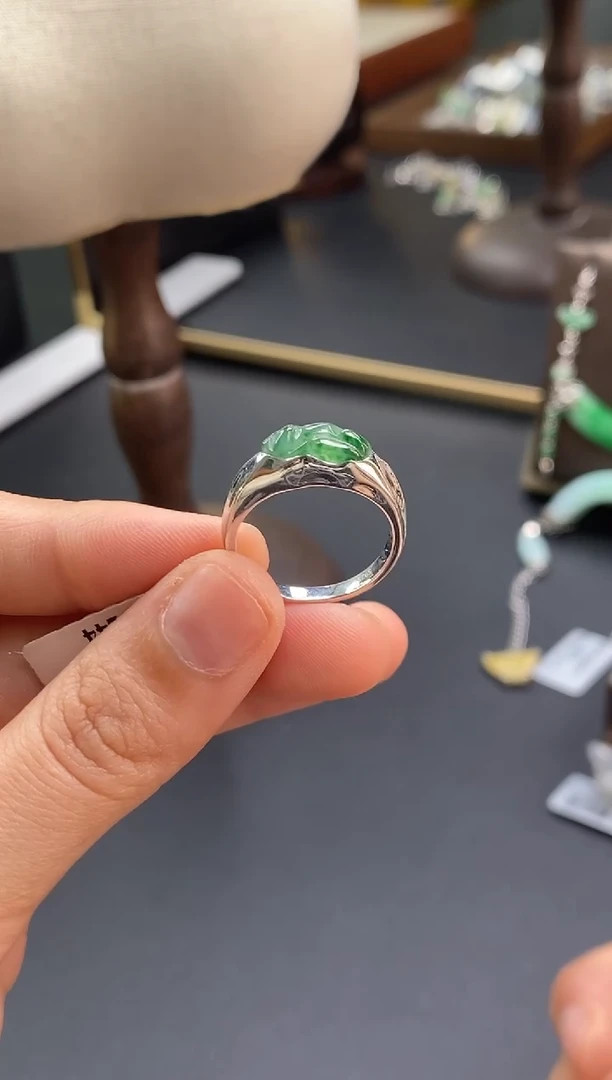 颈饰银S925镶嵌翡翠19244