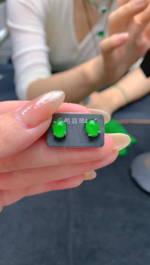 翡翠未镶嵌颈饰天然A货翡翠