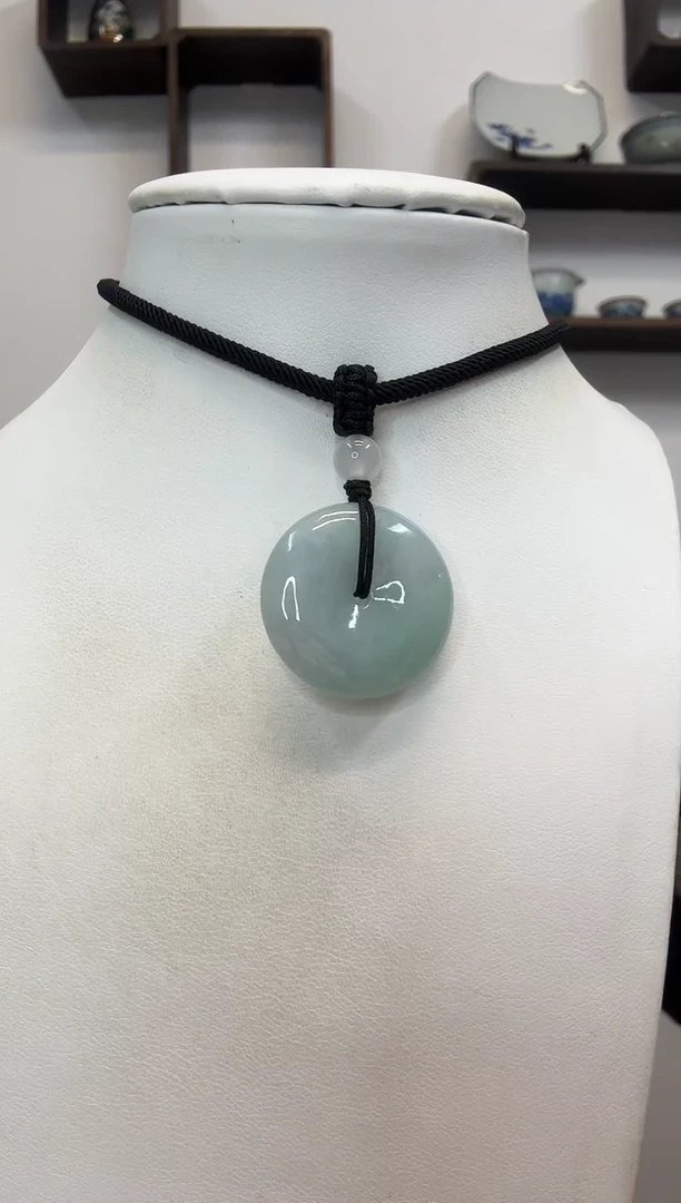 颈饰未镶嵌翡翠平安扣