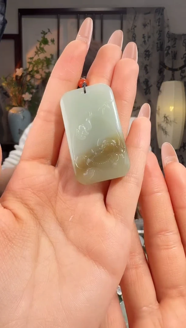 颈饰未镶嵌和田玉佛牌