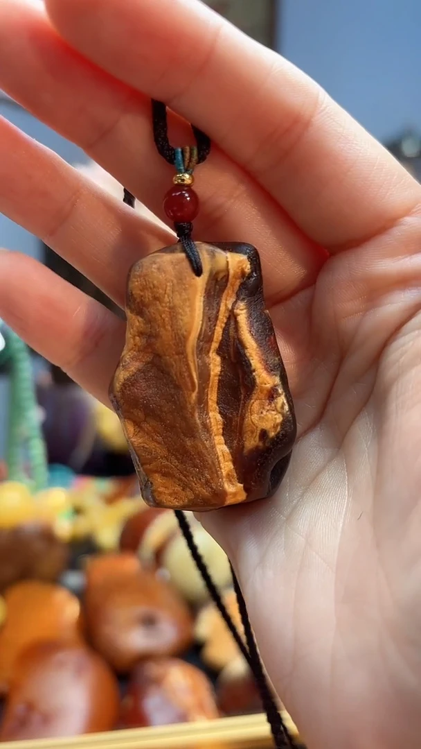 琥珀颈饰未镶嵌吊坠