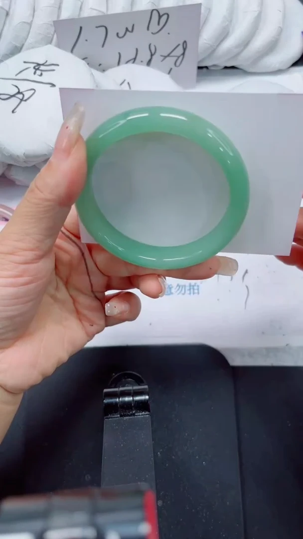 未镶嵌手镯石英质玉182-56