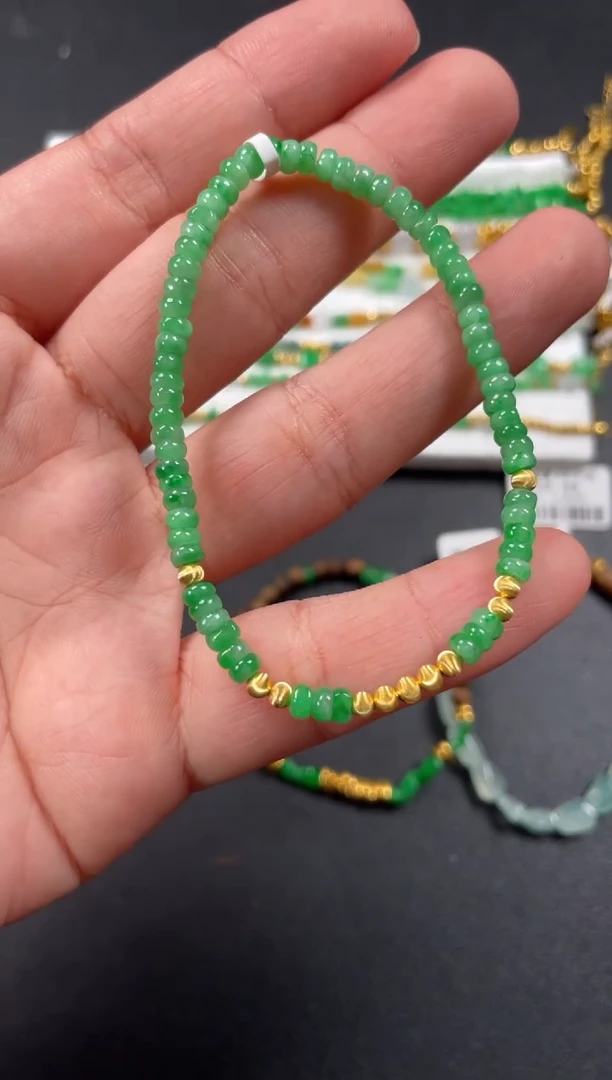 套链18K金镶嵌翡翠一条   P526