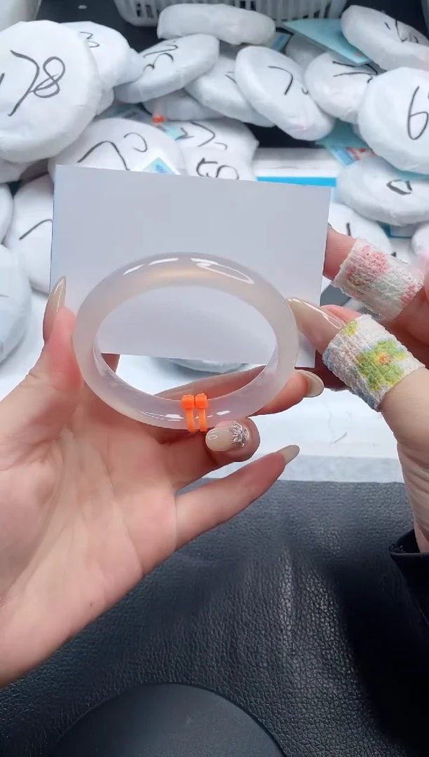 【闪购商品】石英质玉手镯未镶嵌5-V80-57