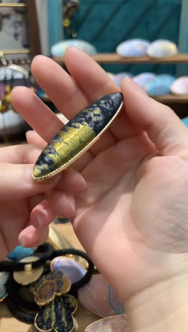 【闪购商品】【一物一拍专车】黑色汉宫秋月大柳叶发夹