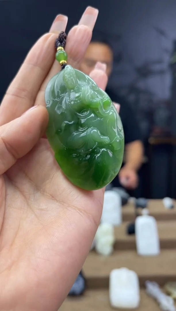 颈饰未镶嵌和田玉1