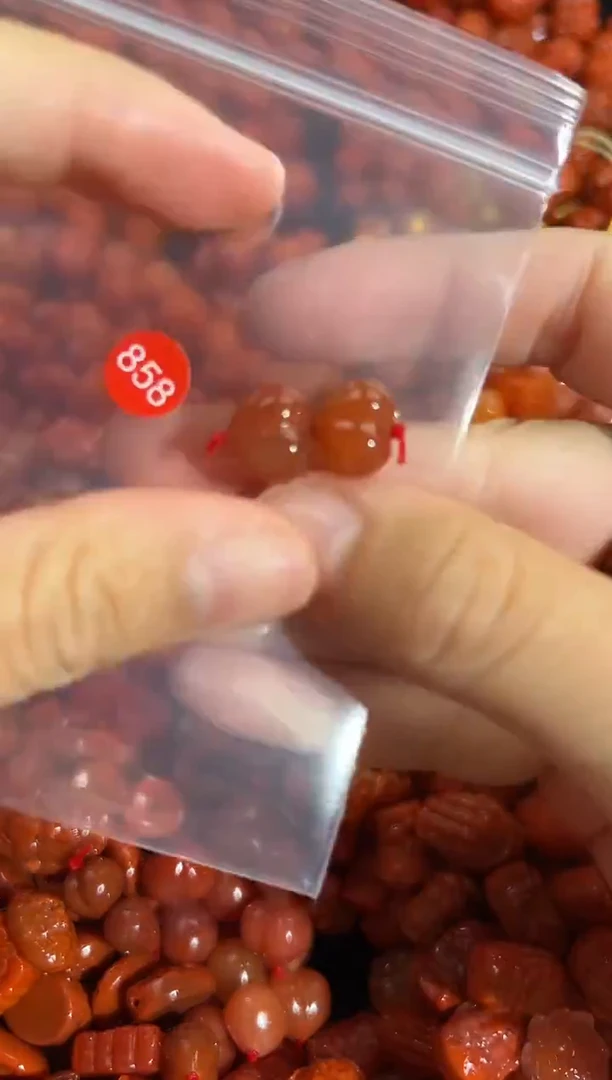 颈饰未镶嵌南红玛瑙1