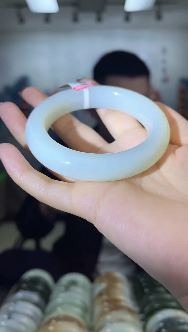 【闪购商品】和田玉手镯未镶嵌57+圈口仅一只