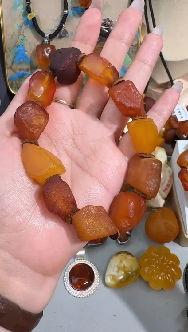 未镶嵌琥珀裸石琴*琥珀