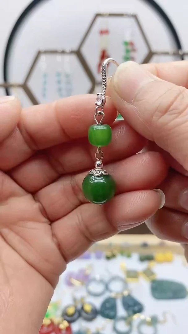 未镶嵌石英质玉（天山翠）耳饰189