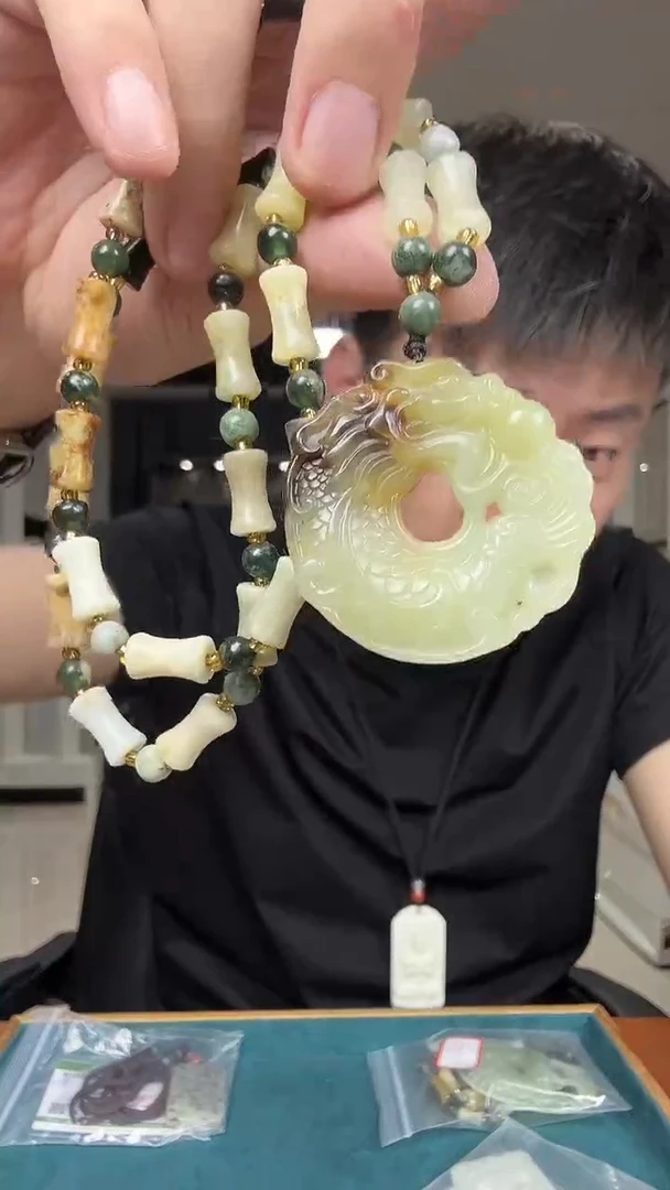 未镶嵌岫玉颈饰多样性发货一件